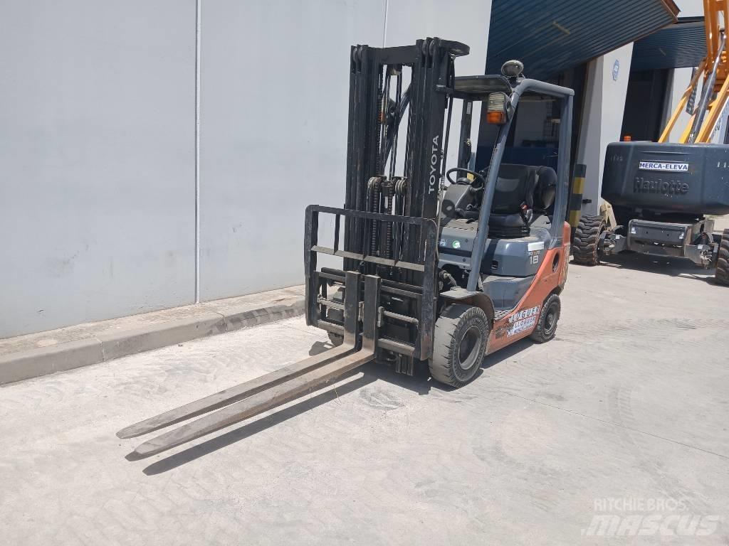 Toyota D02-8FG18 LPG gaffeltrucks