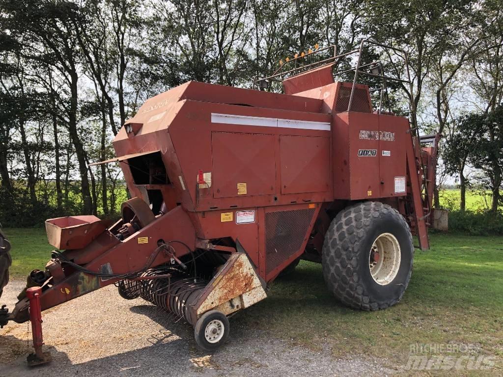Hesston 4800 Pressere til firkantede baller