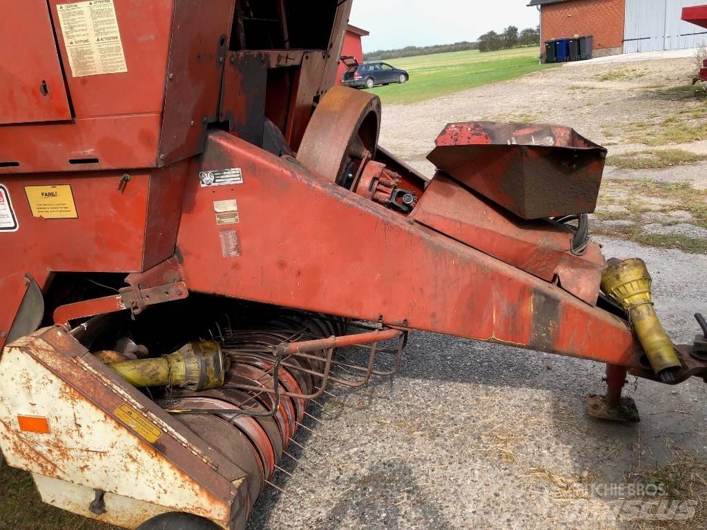 Hesston 4800 Pressere til firkantede baller