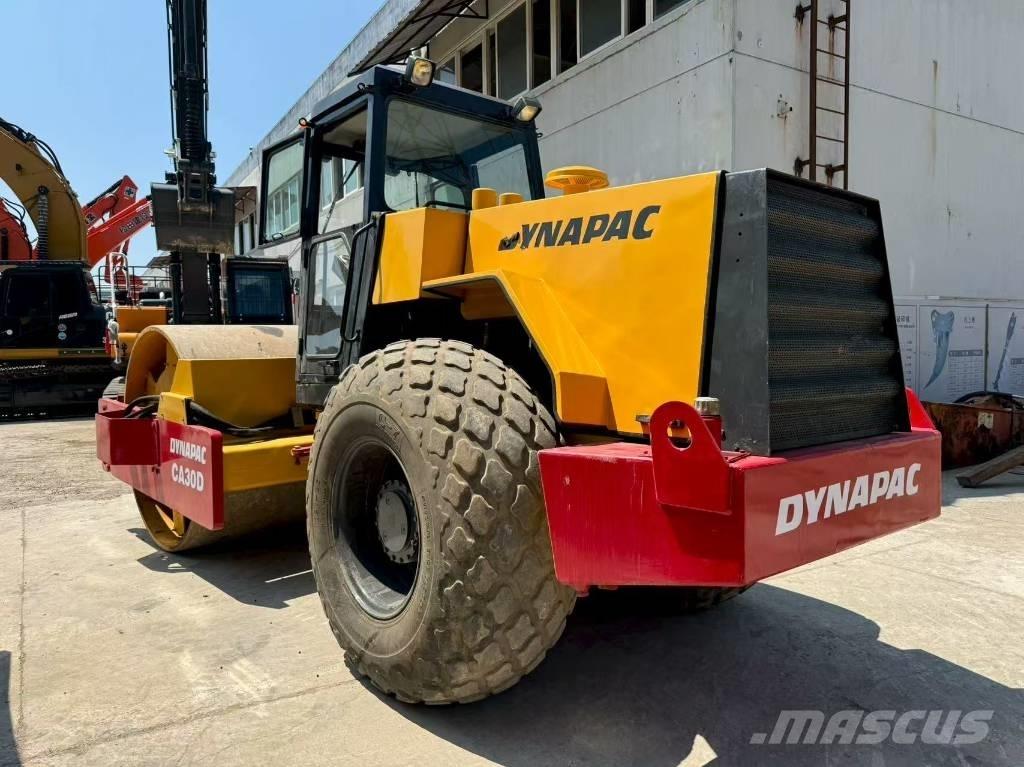 Dynapac CA 30 D Enkelt tromle