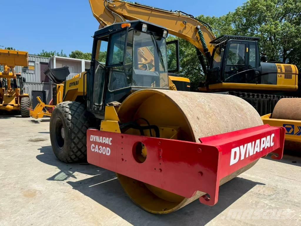 Dynapac CA 30 D Enkelt tromle