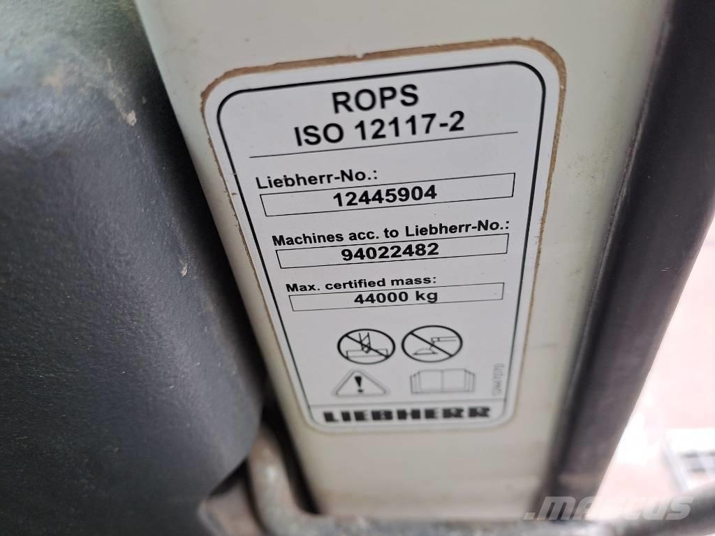 Liebherr R 946 Gravemaskiner på larvebånd