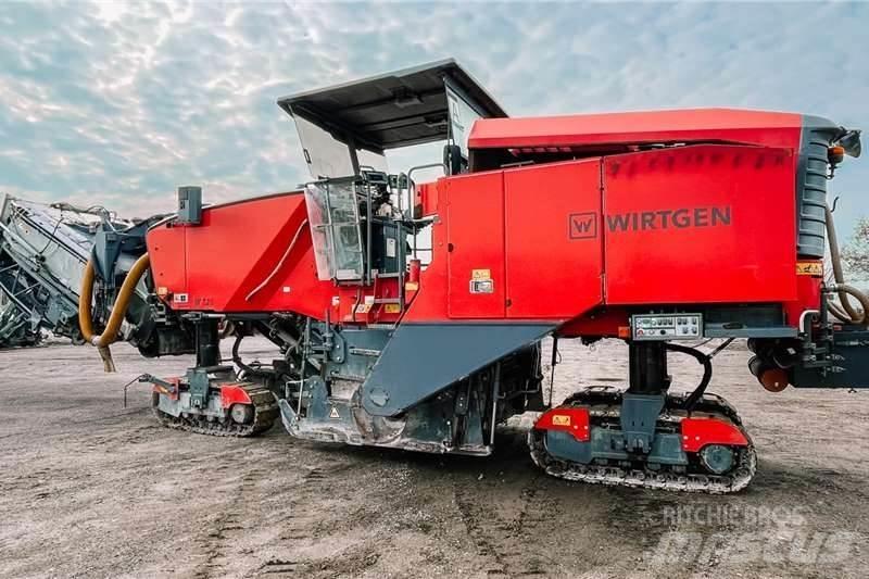 Wirtgen W220 Andre lastbiler