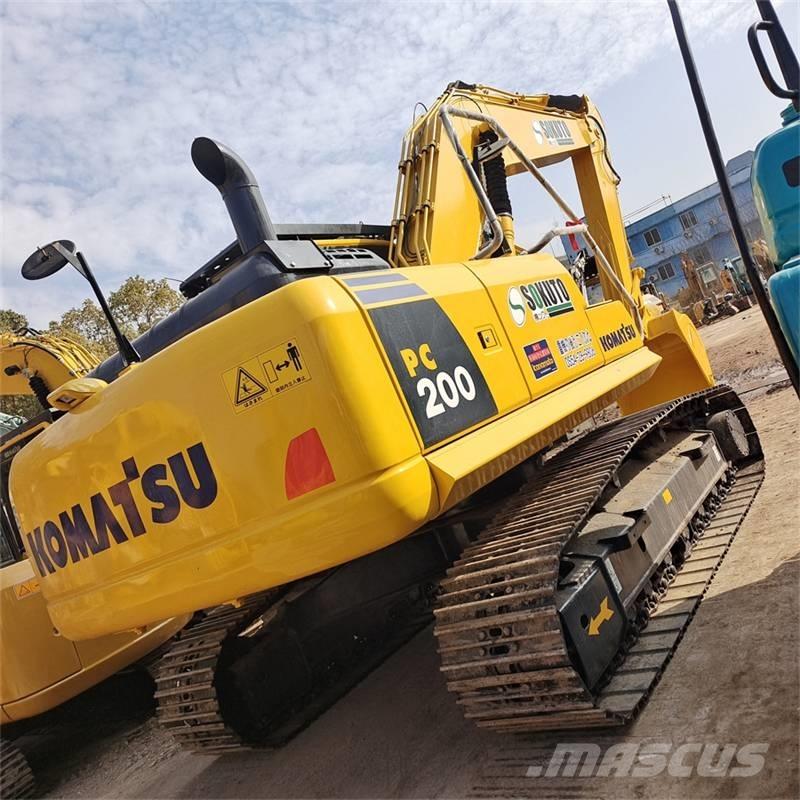 Komatsu PC 200 Gravemaskiner på larvebånd