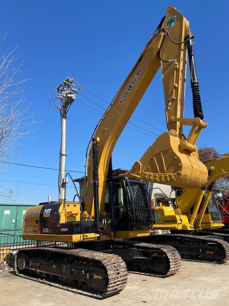 CAT 323D2 Gravemaskiner på larvebånd
