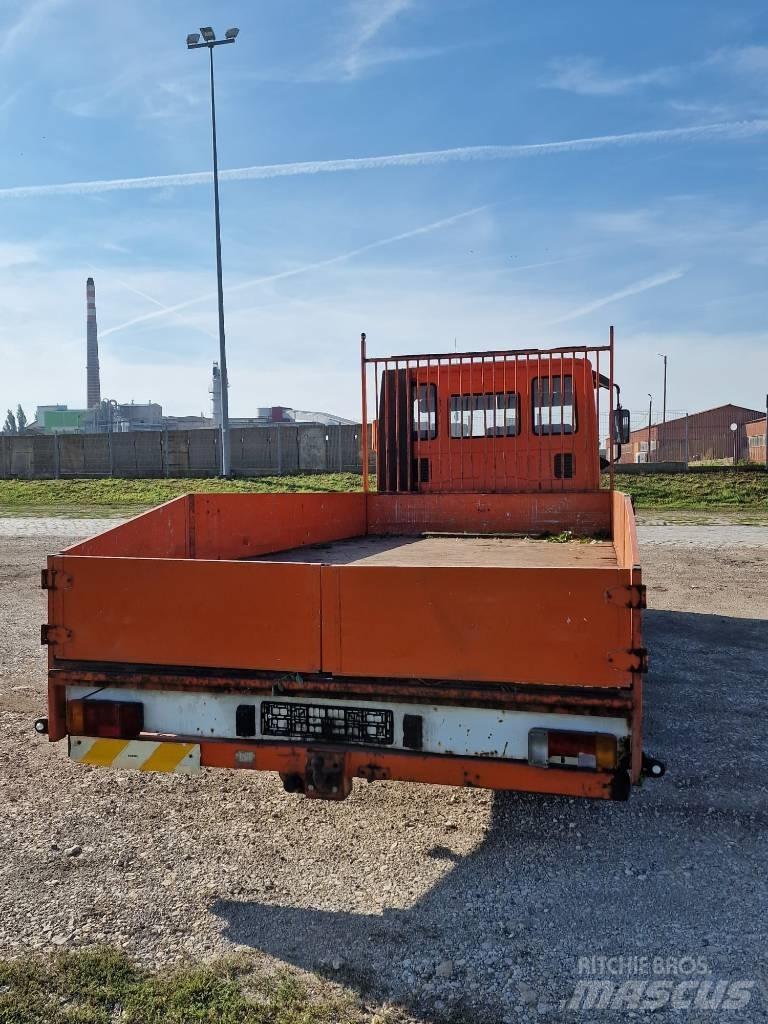 Iveco Eurocargo Lastbil med lad/Flatbed