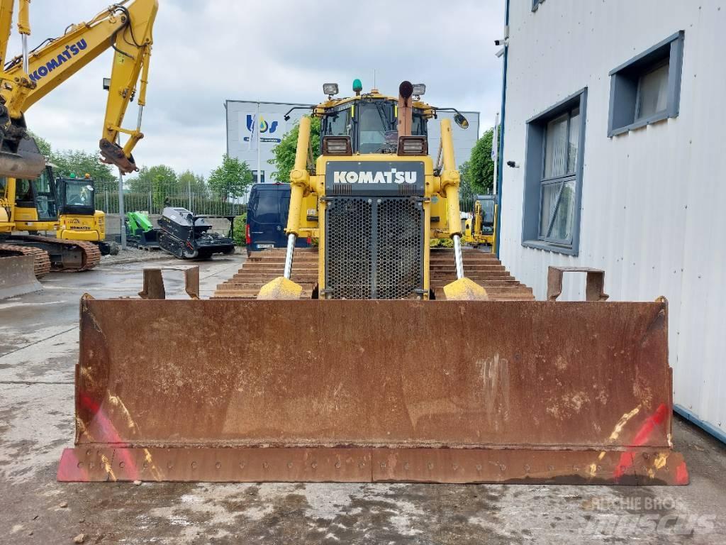 Komatsu D65PX-18 Bulldozer på larvebånd