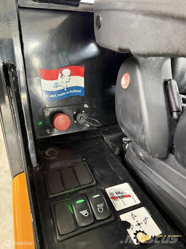 GiANT G2200E Læssemaskiner på hjul