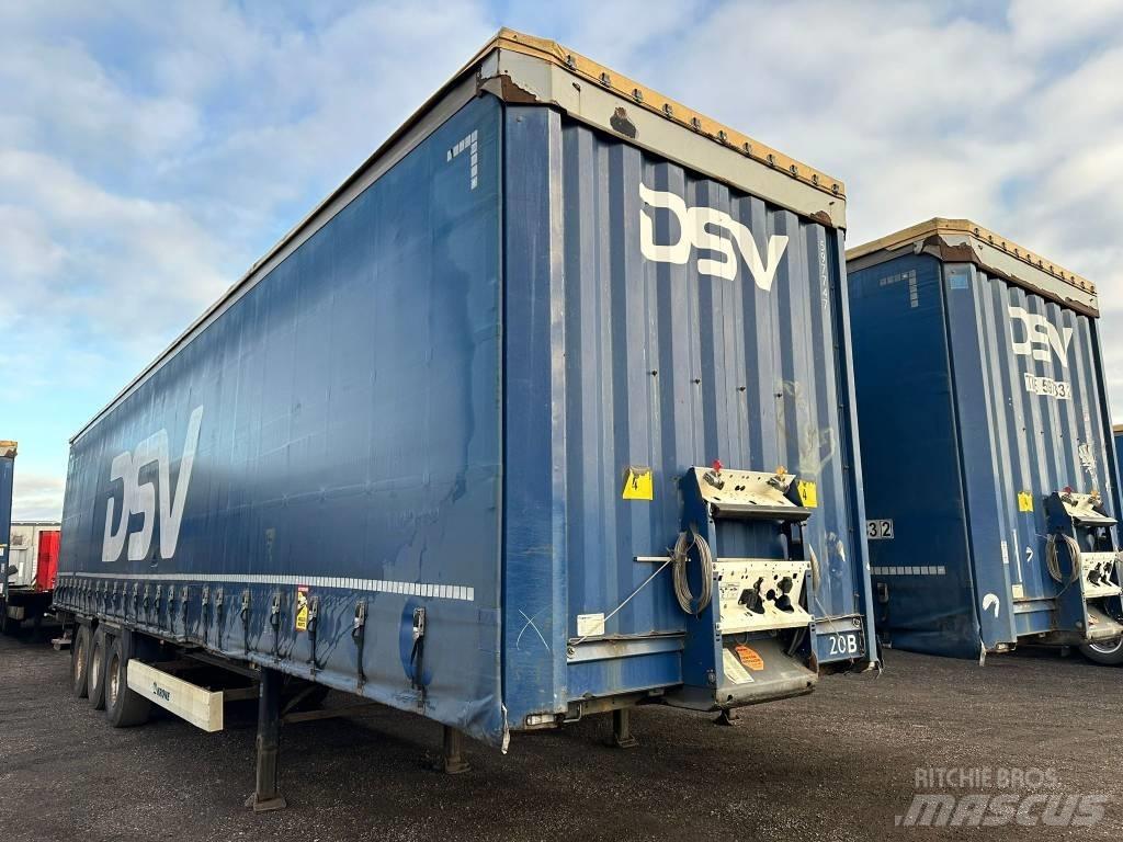 Krone SD Semi-trailer med Gardinsider