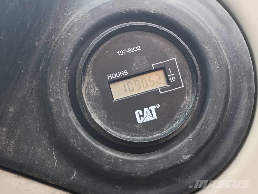 CAT M 318 C Gravemaskiner på hjul