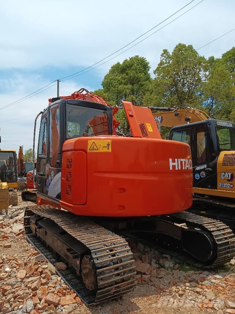 Hitachi ZX 135 Gravemaskiner på larvebånd