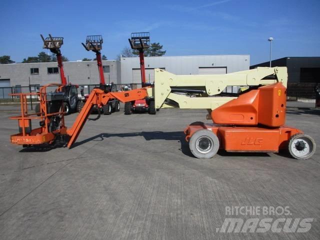 JLG E400AJP (817) Kompakte selvkørende bomlifte