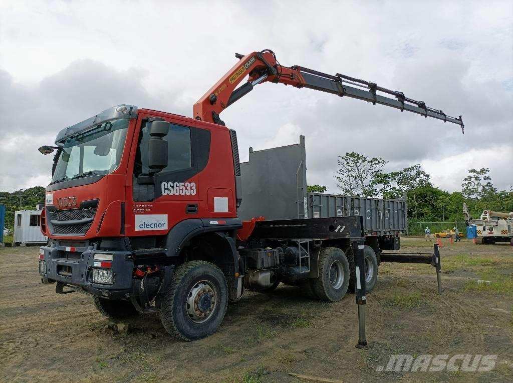Iveco Trakker 410 Lastbil med kran