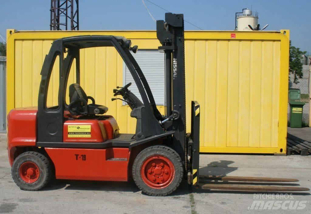 Nissan FGD09A30Q Diesel gaffeltrucks