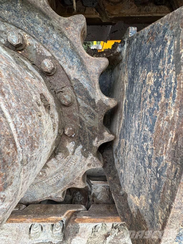 JCB 140 X Gravemaskiner på larvebånd