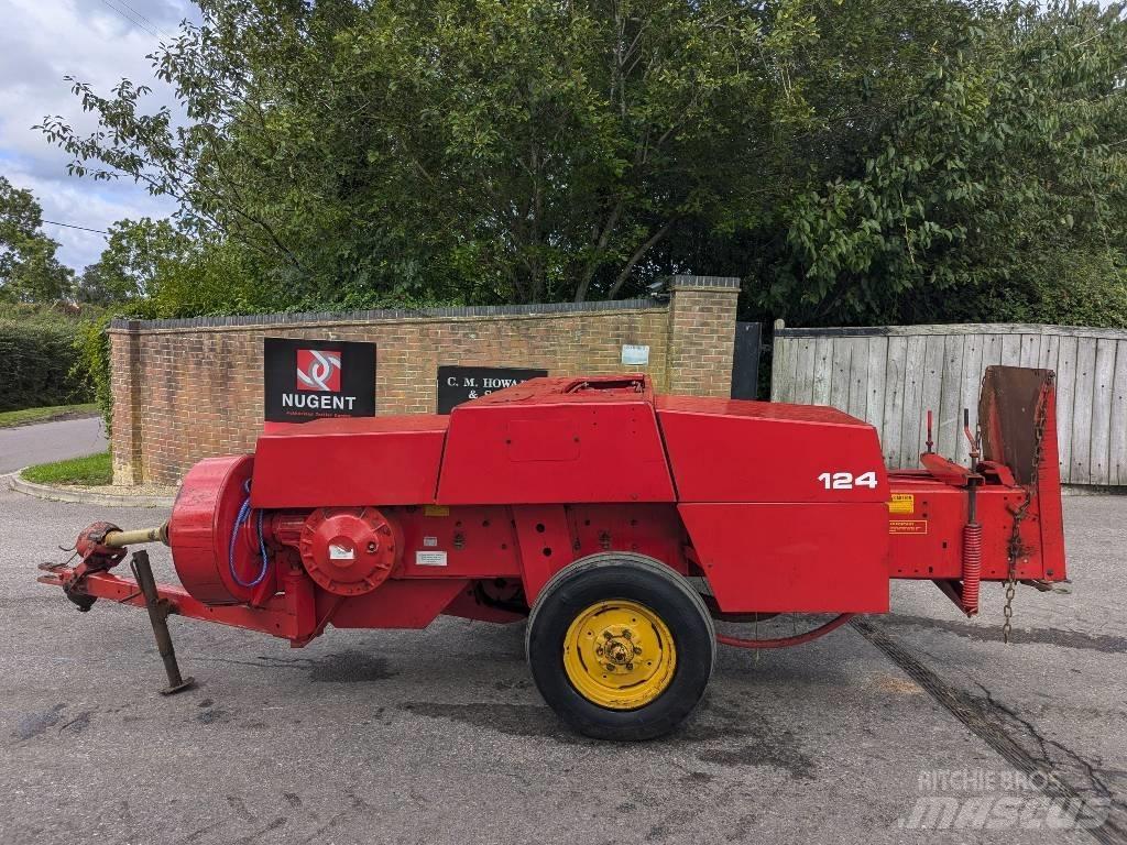 Massey Ferguson 124 Pressere til firkantede baller