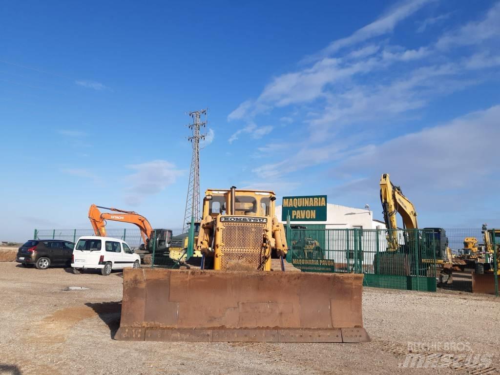 Komatsu D 85 E-12 Bulldozer på larvebånd