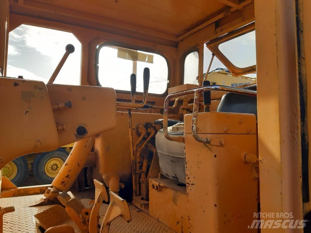 Komatsu D 85 E-12 Bulldozer på larvebånd