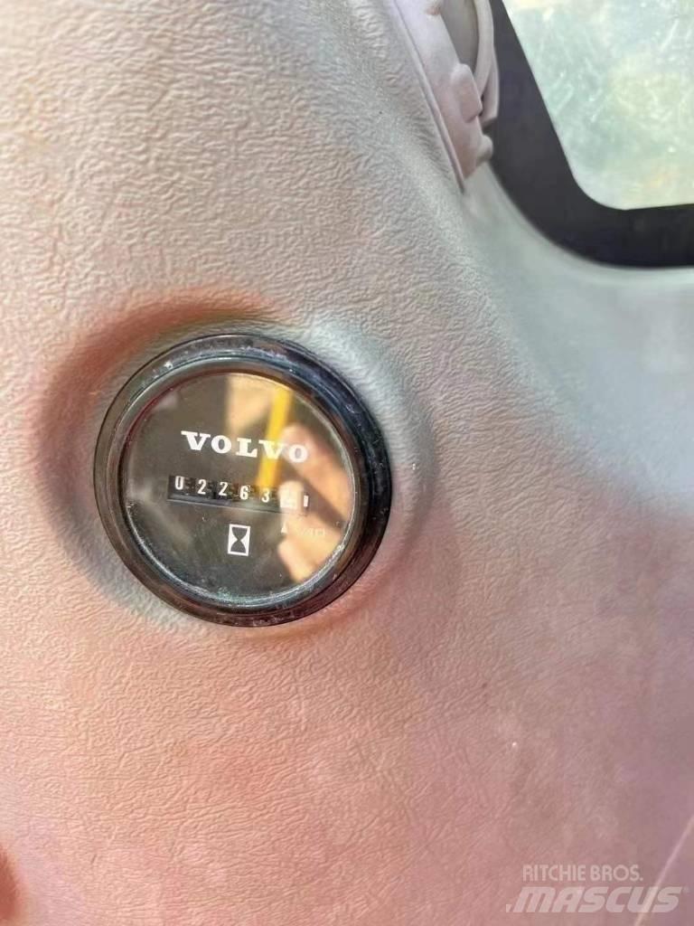 Volvo EC 220 Gravemaskiner på larvebånd