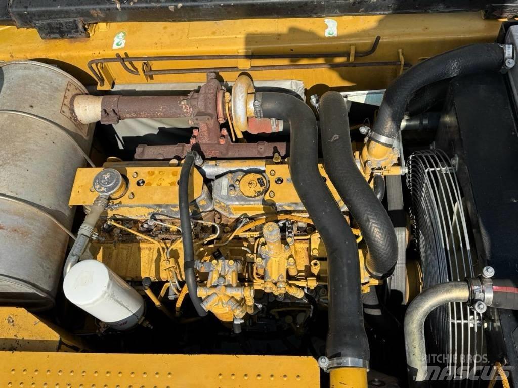 CAT 323 D L Gravemaskiner på larvebånd
