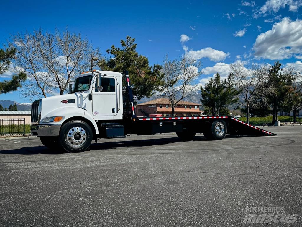 Peterbilt 337 Lastbil med lad/Flatbed