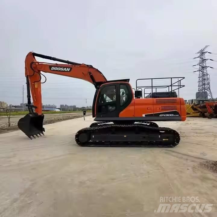 Doosan DX300LC Gravemaskiner på larvebånd