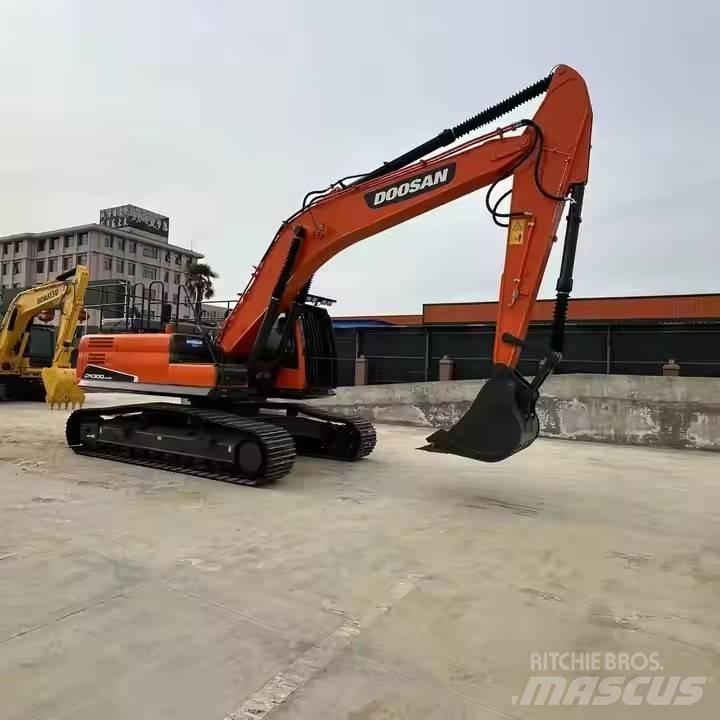 Doosan DX300LC Gravemaskiner på larvebånd
