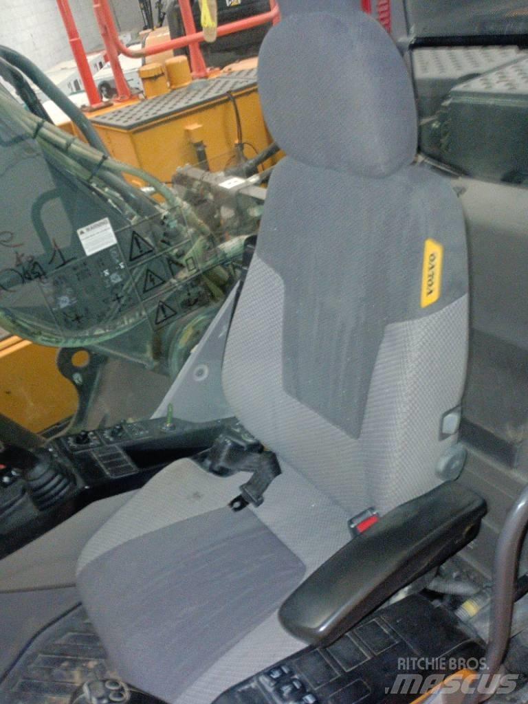 Volvo EC 220 E Gravemaskiner på larvebånd