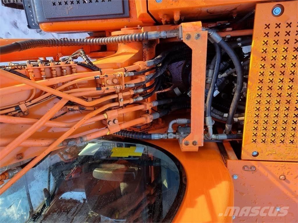 Doosan DX 225 LC Gravemaskiner på larvebånd