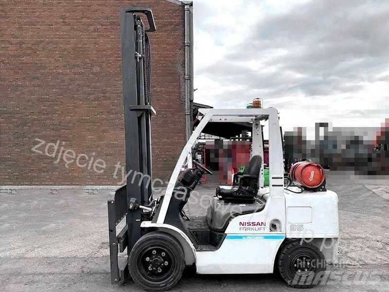 Nissan UG1F2A35DU LPG gaffeltrucks