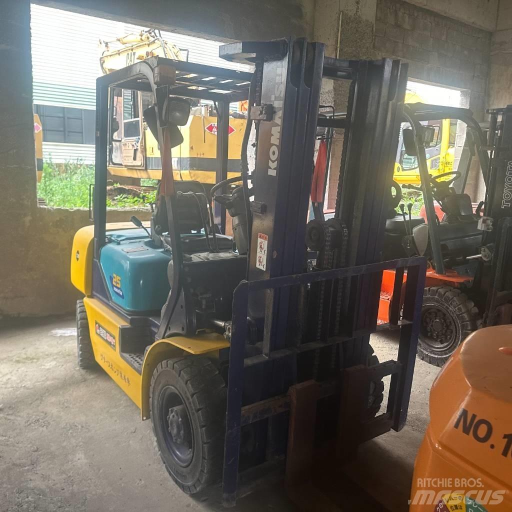 Komatsu F25T-14 Diesel gaffeltrucks