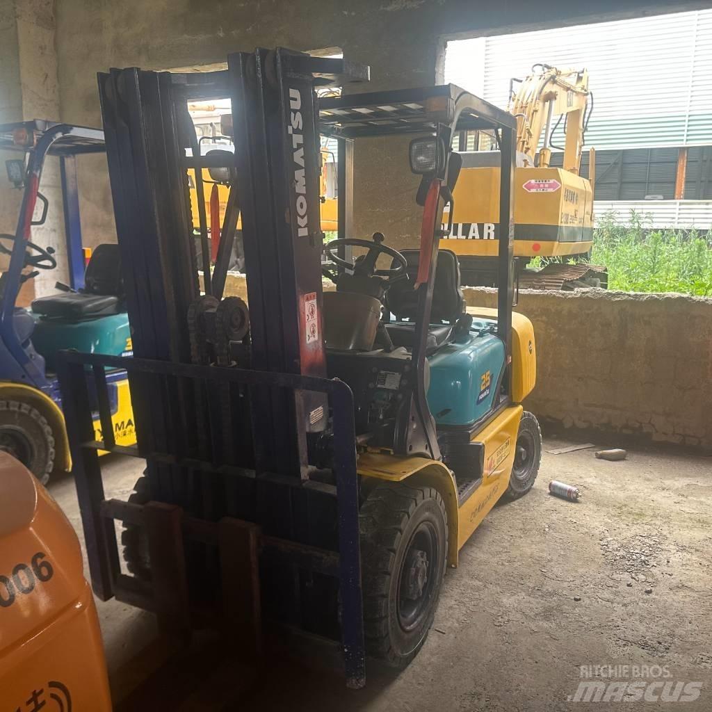 Komatsu F25T-14 Diesel gaffeltrucks