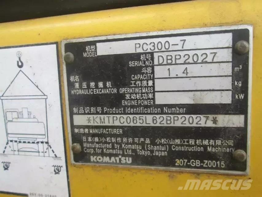 Komatsu PC 300-7 Gravemaskiner på larvebånd