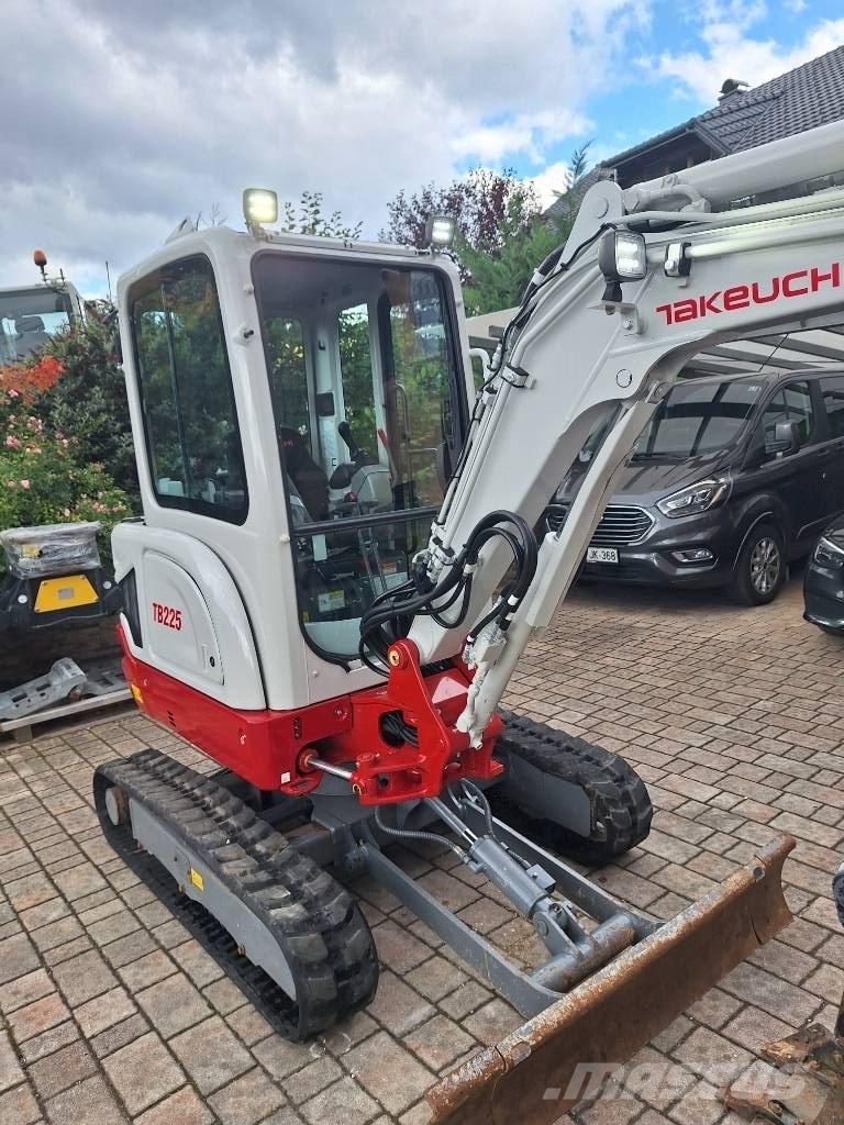 Takeuchi TB 225 Minigravemaskiner