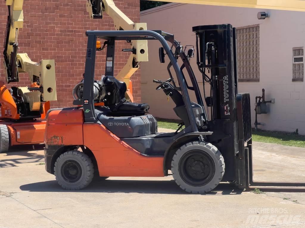 Toyota 8 FG U 30 Gaffeltrucks - andre