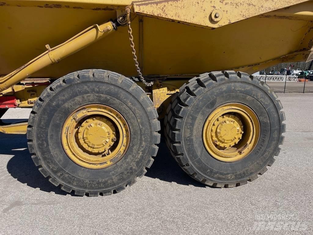 CAT 730 Terrængående lastbiler