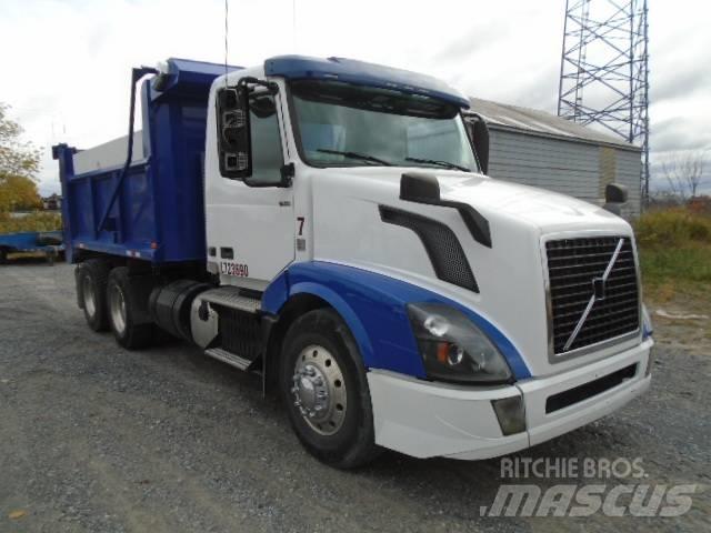 Volvo VNL Lastbiler med tip