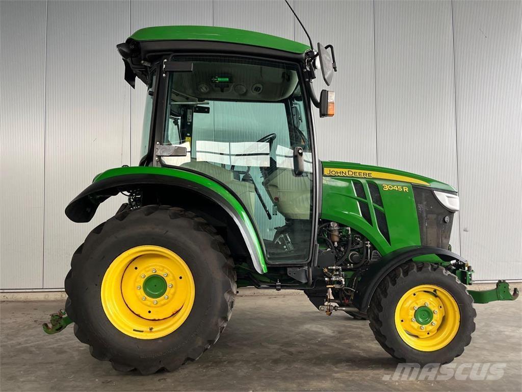 John Deere 3045 R Traktorer