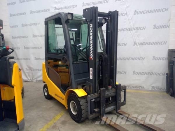 Jungheinrich TFG 320 LPG gaffeltrucks