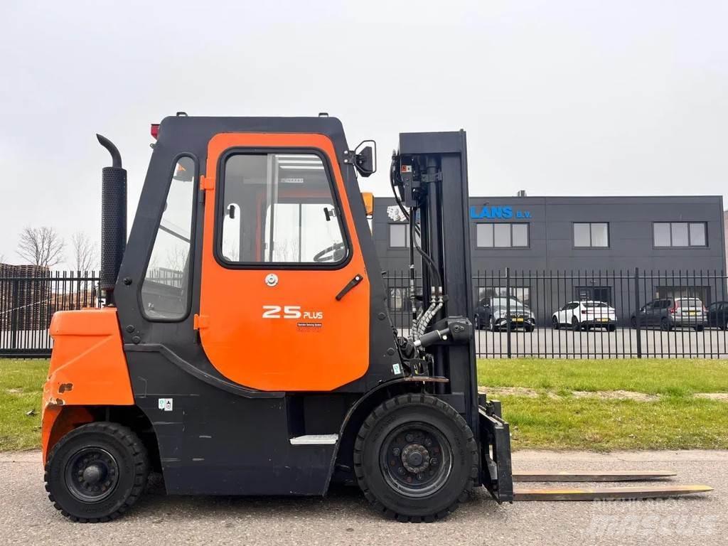 Doosan D25G PLUS Gaffeltrucks - andre