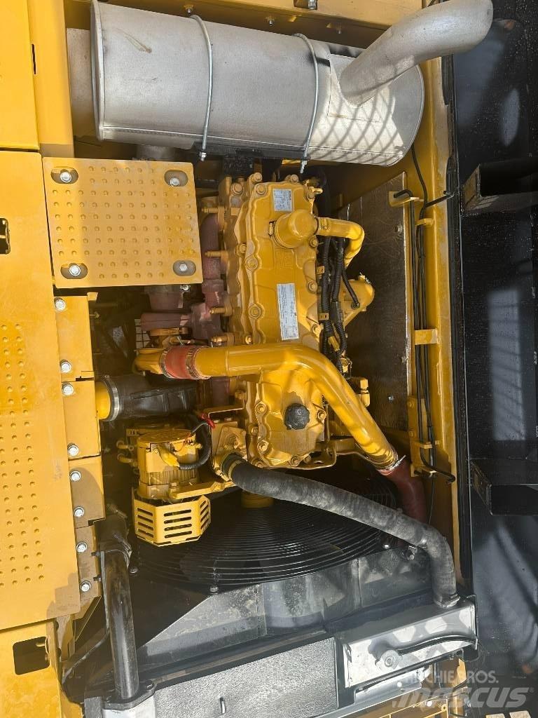 CAT CAT330 Midi-gravemaskiner 7t - 12t