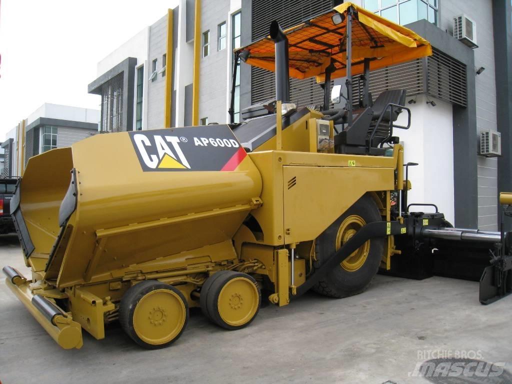 CAT AP 600 D Asfaltudlæggere