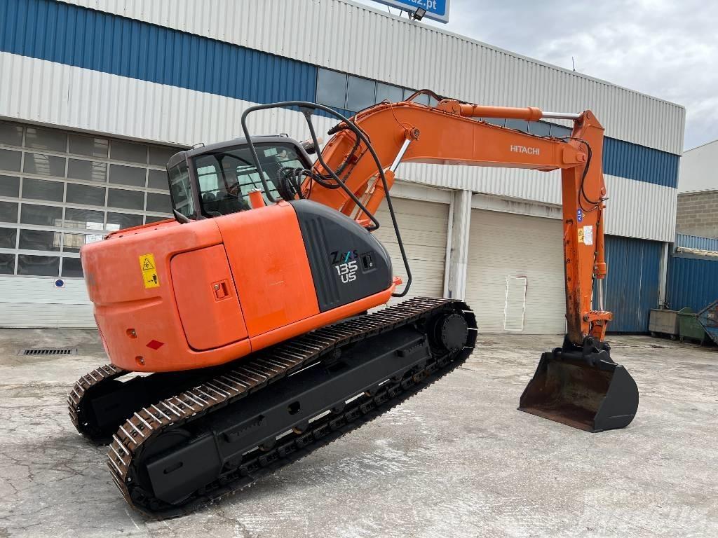 Hitachi ZX 135 US Gravemaskiner på larvebånd