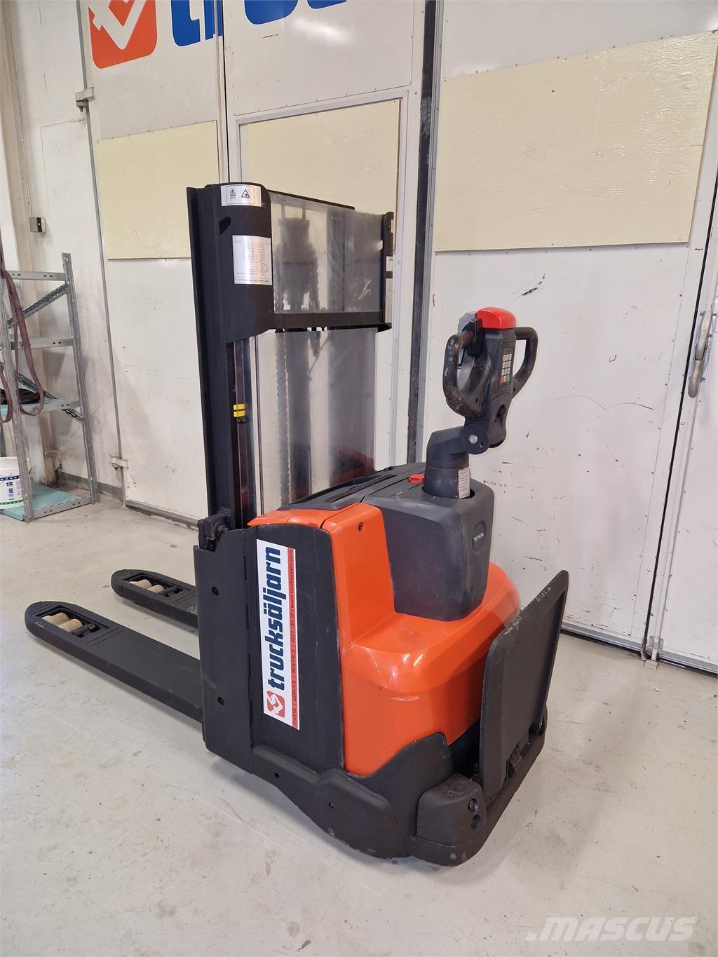 Toyota SWE200D Selvkørende stablere