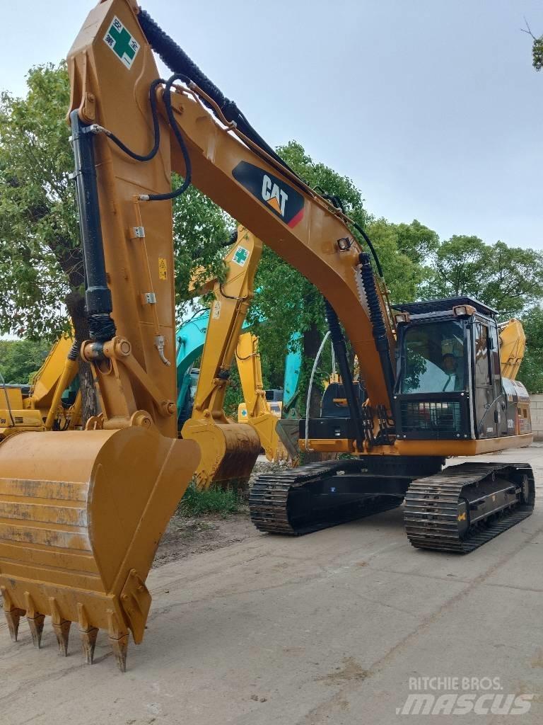 CAT 320D2L Gravemaskiner på larvebånd