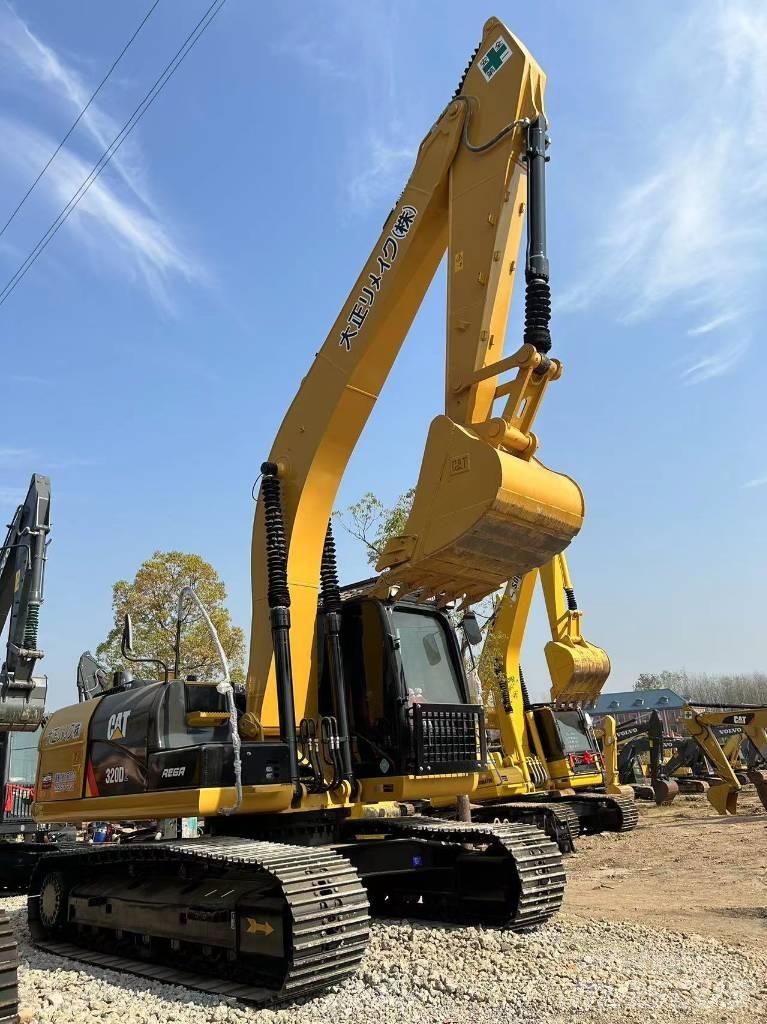 CAT 320D2 Midi-gravemaskiner 7t - 12t