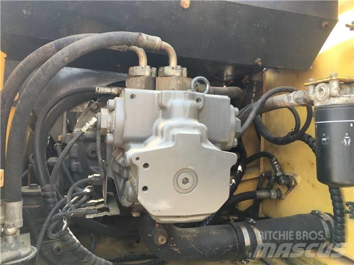 Komatsu PC 200-7 Gravemaskiner på larvebånd