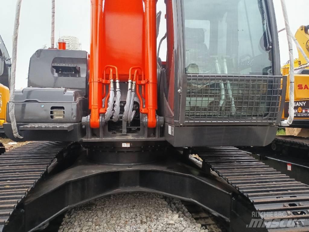 Hitachi ZX 200-3 Gravemaskiner på larvebånd