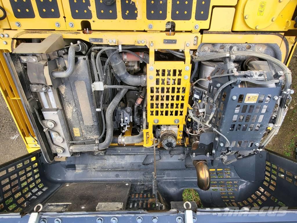 Komatsu PC240NLC-11 Gravemaskiner på larvebånd