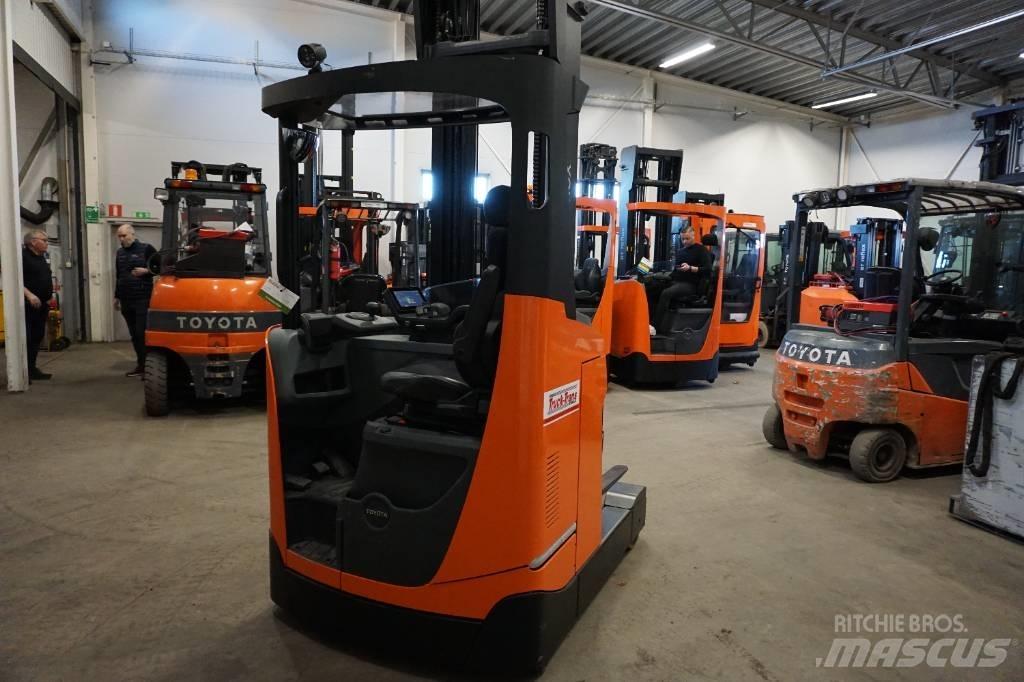 Toyota RRE140HE Reachtruck